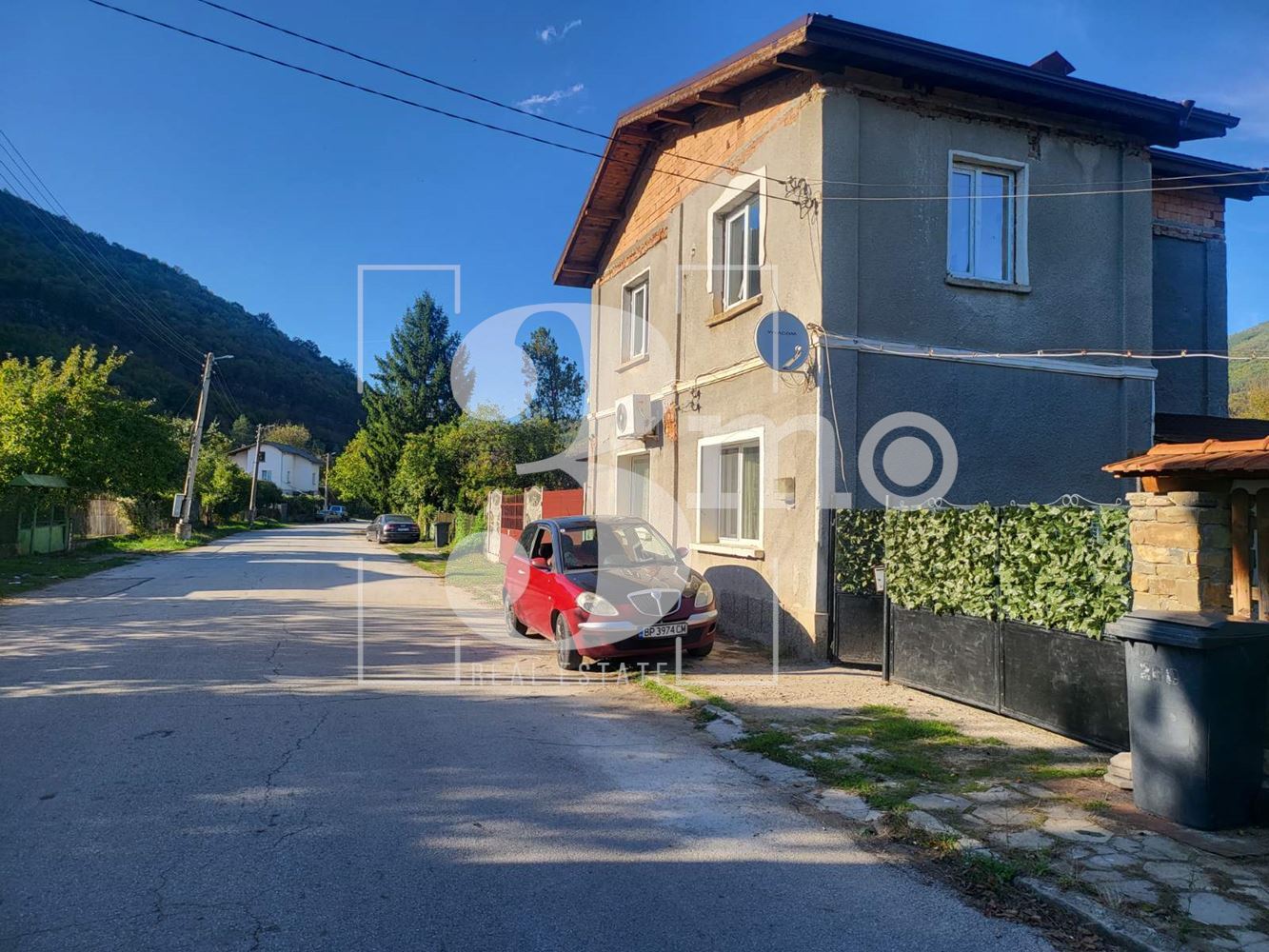 Продава къща в село Видраре - 0