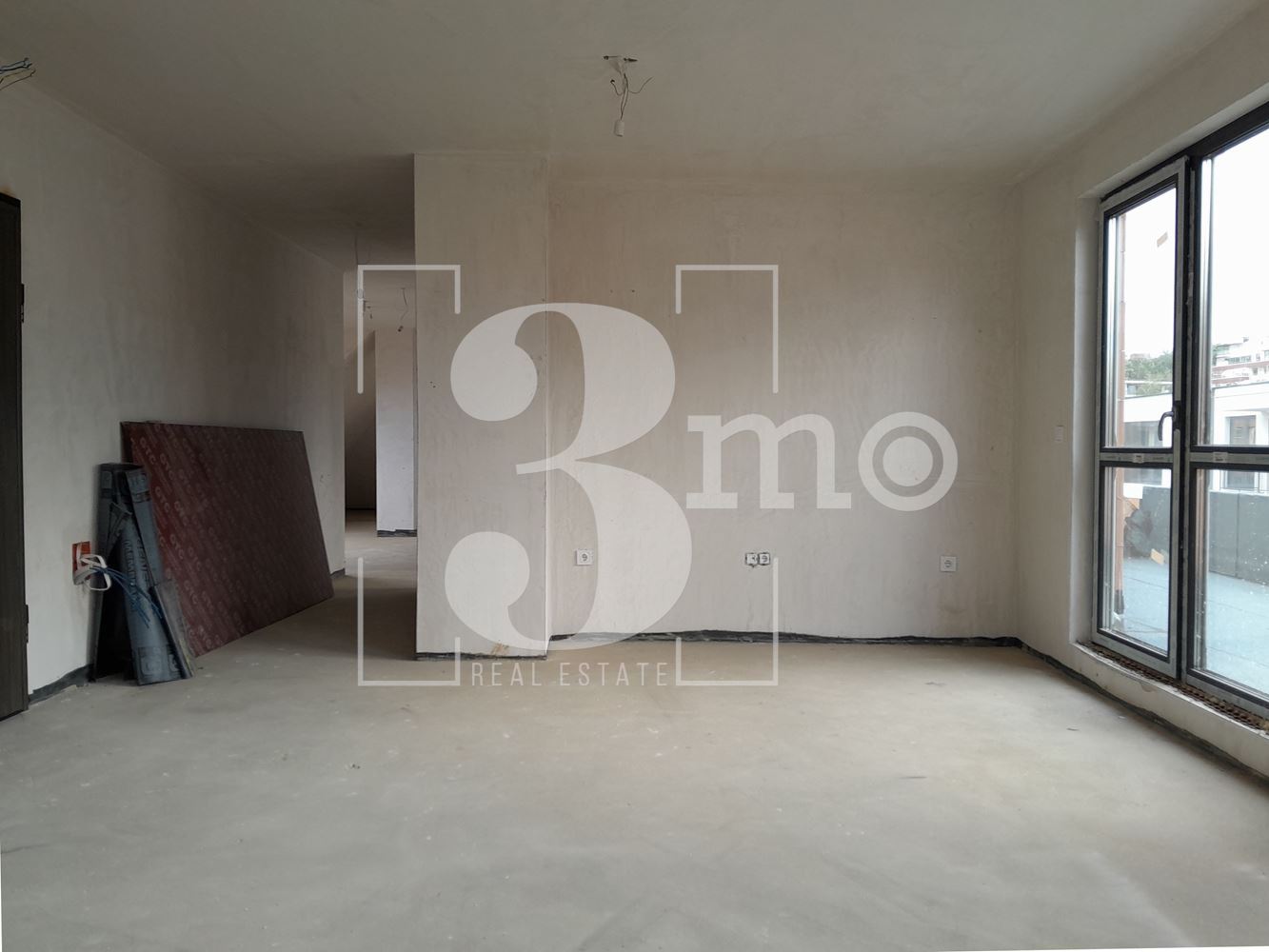 Четиристаен апартамент за продажба в кв. Витоша, гр. София - 0
