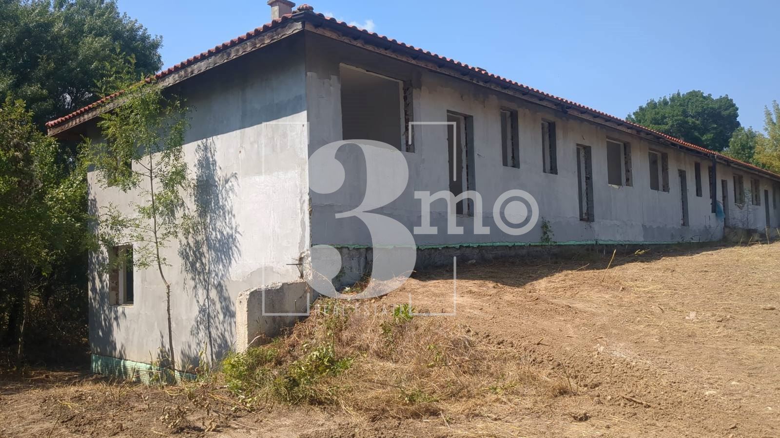 „3mo“ недвижими имоти продава къща, находяща се в с. Юнец, област Варна - 0