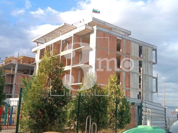 Продава просторен, тристаен апартамент в нова сграда, кв. Модерно предградие - 0