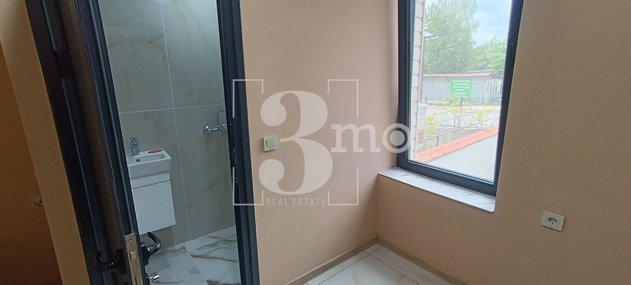 ПРОДАВА ТЪРГОВСКИ ОБЕКТ ДО ЖП И АВТОГАРА – ГР. ДРАГОМАН - 0