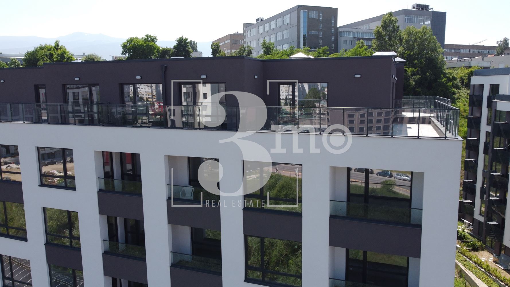 „3mo“ недвижими имоти продава тристаен апартамент, находящ се в ж.к. Дружба 2-0 „3mo“ недвижими имоти продава тристаен апартамент, находящ се в ж.к. Дружба 2 - 0