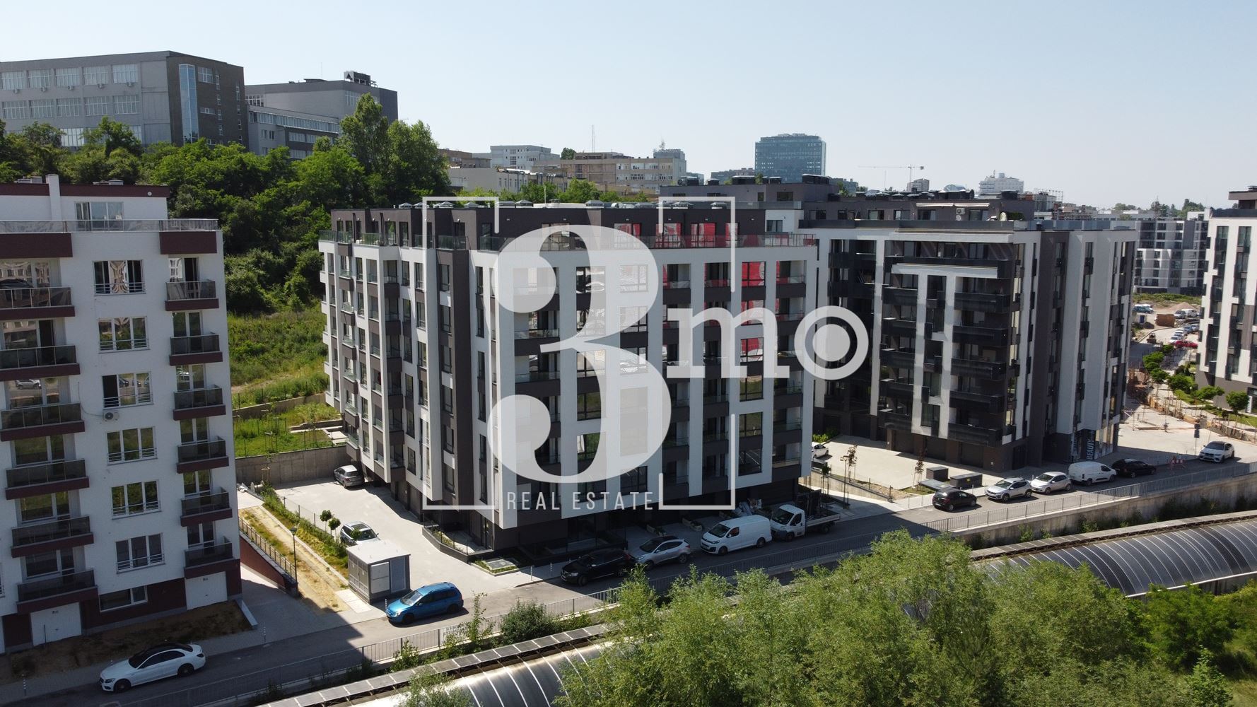 „3mo“ недвижими имоти продава тристаен апартамент, находящ се в ж.к. Дружба 2 - 0