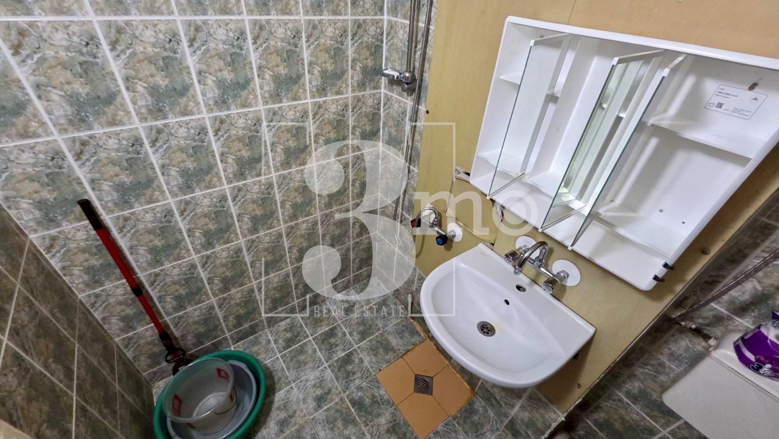 „3mo“ недвижими имоти продава обзаведен двустаен апартамент, находящ се в ж.к. Младост 4 - 0