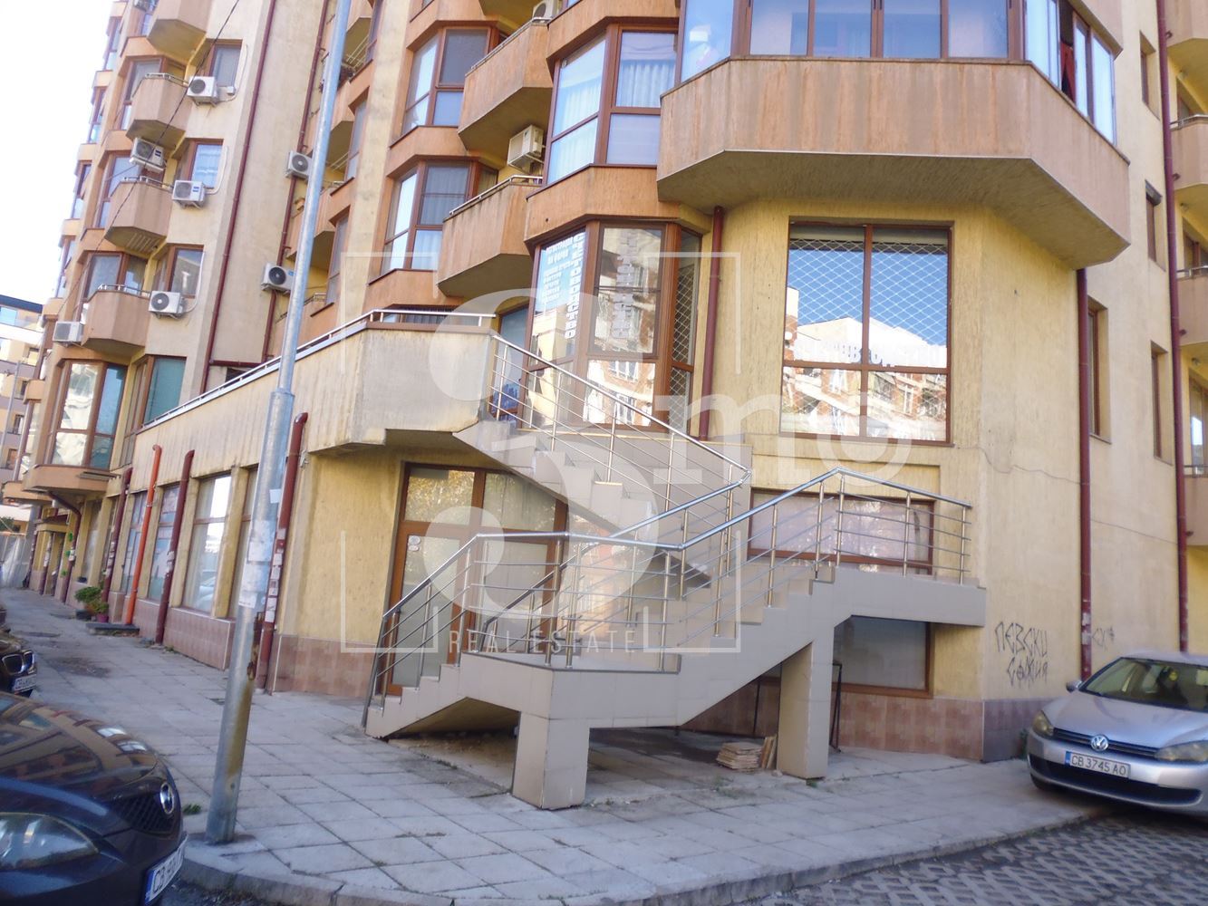 Офис на перфектна локация за продажба в ж.к. Люлин 3, гр. София - 0