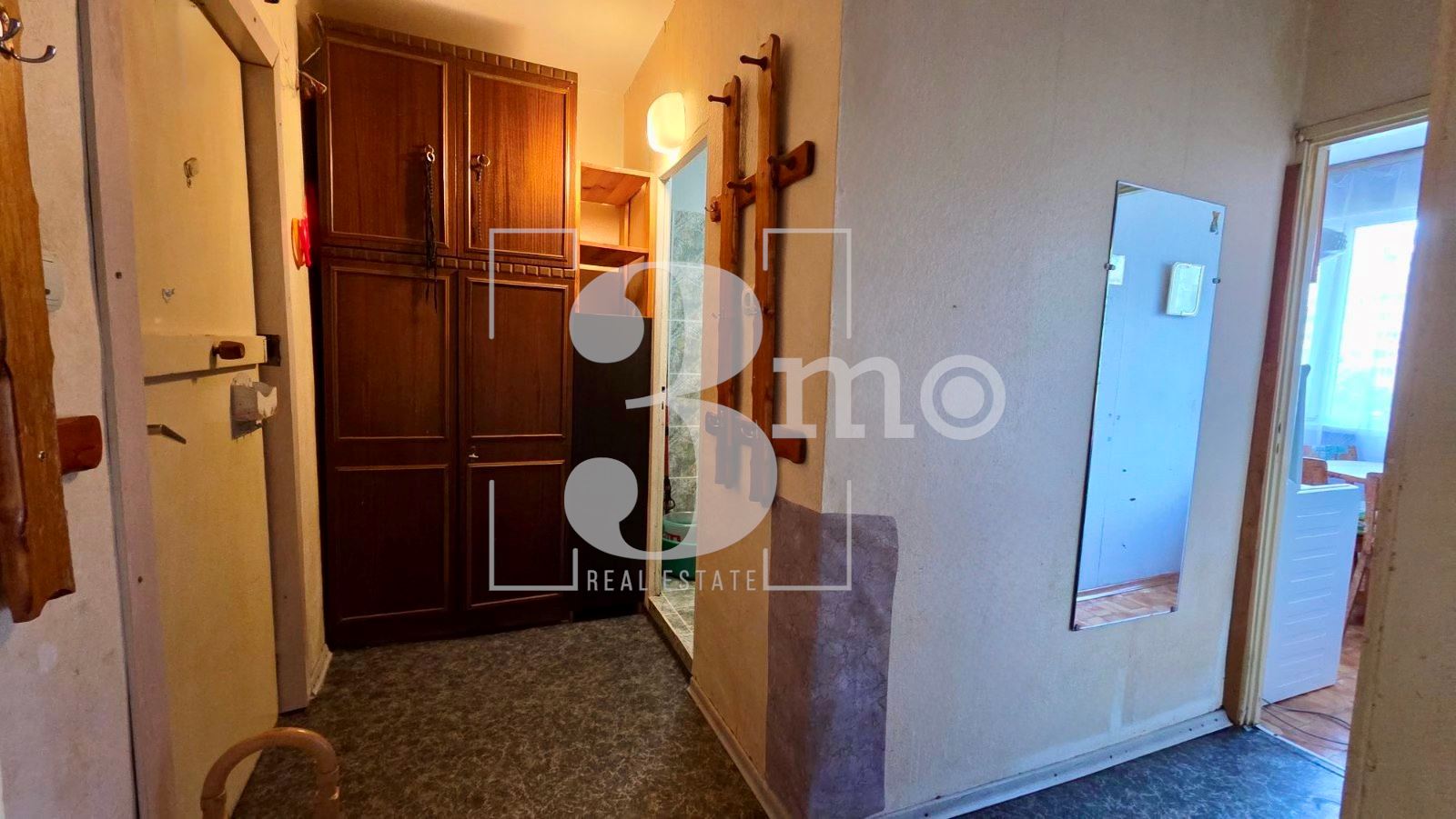 „3mo“ недвижими имоти продава обзаведен двустаен апартамент, находящ се в ж.к. Младост 4 - 0