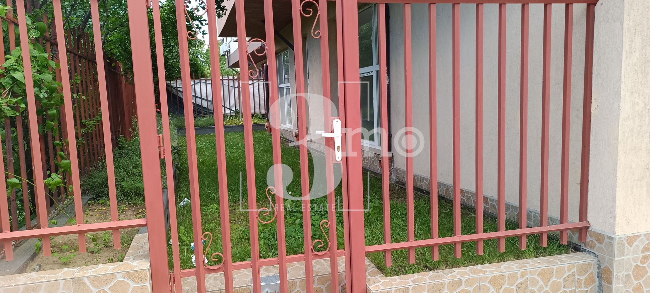 Търговско помещение за продажба в ж. к. Люлин - център, гр. София - 0